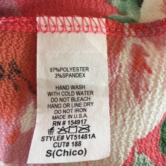 NWT Floral V-Neck Top w/Tiered Short Sleeves - Picture 13 of 16